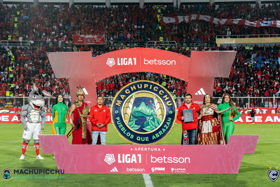 Club Cienciano Embajador Mundial De La Marca Machupicchu